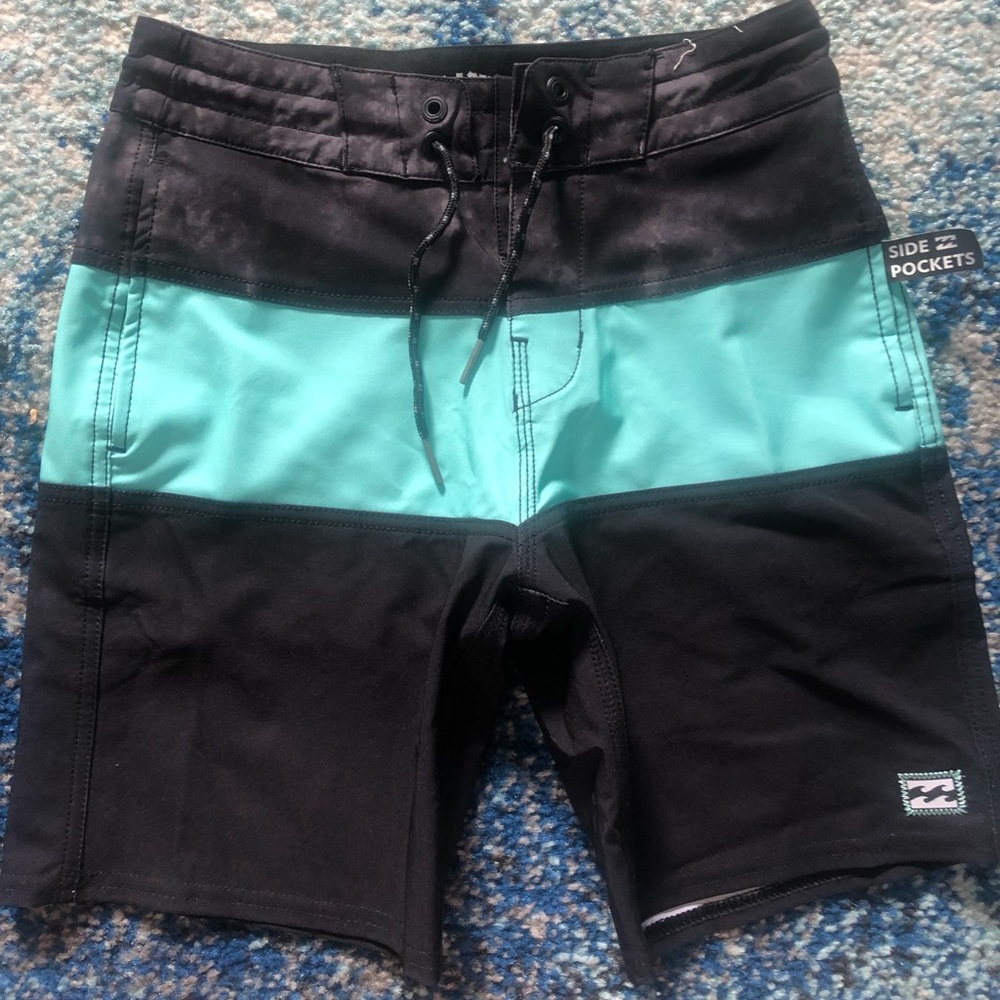 Boys Billabong boardshorts